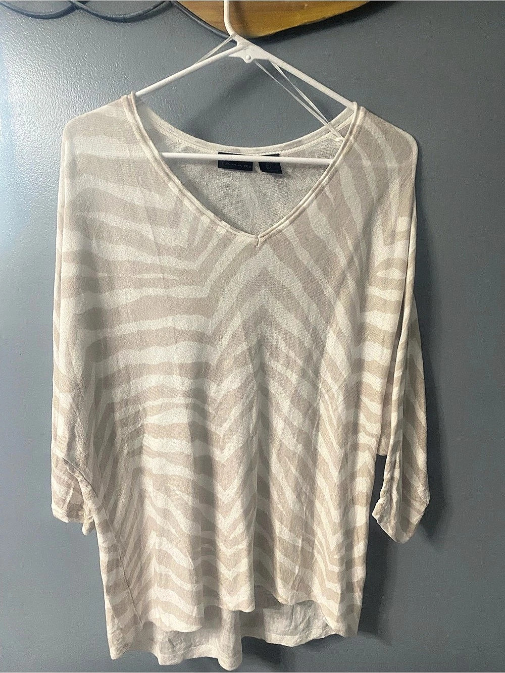 Tahari Zebra Print Tunic in Cream & White Size Large